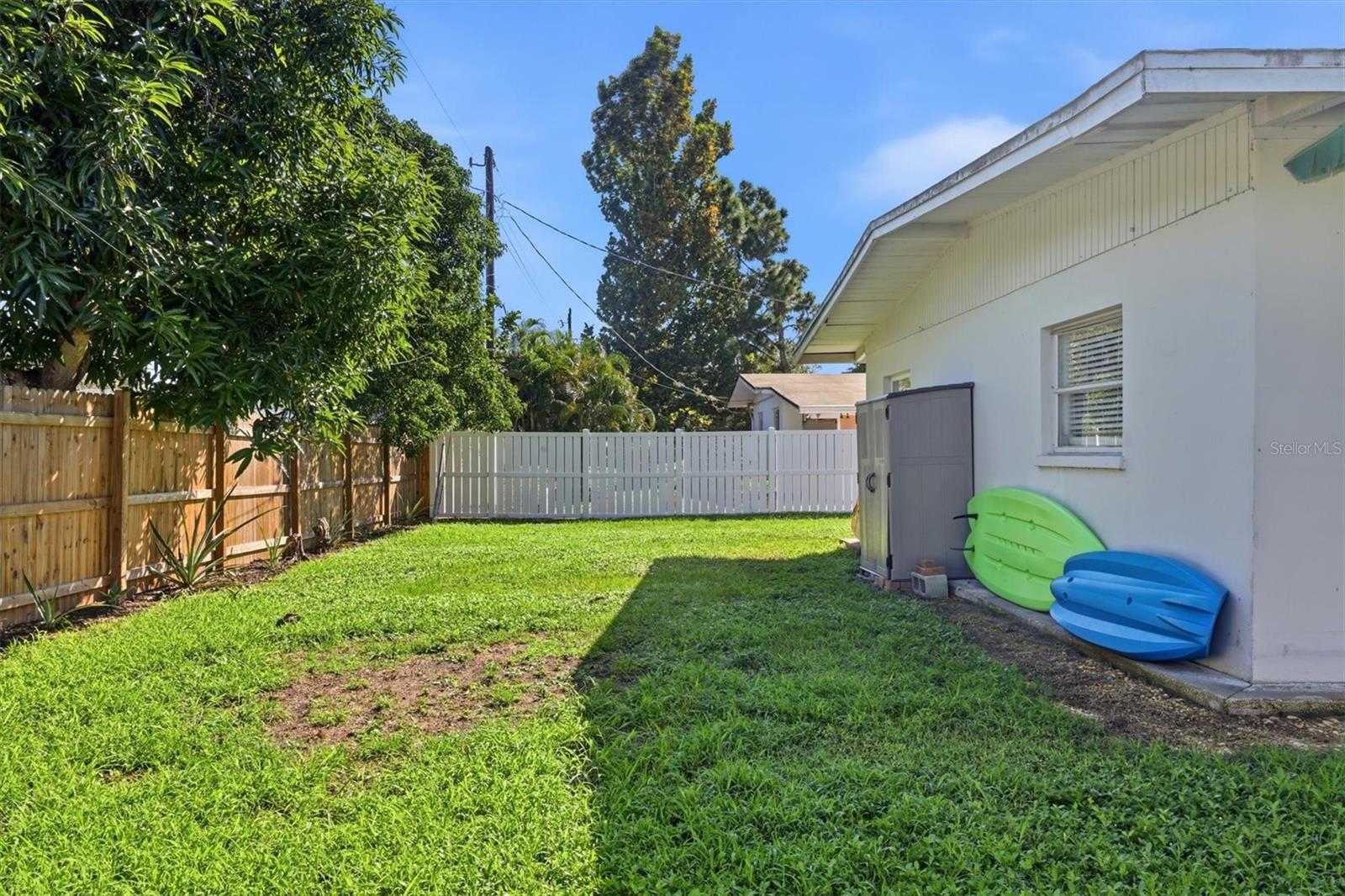 2821 BAY ST — photo 24