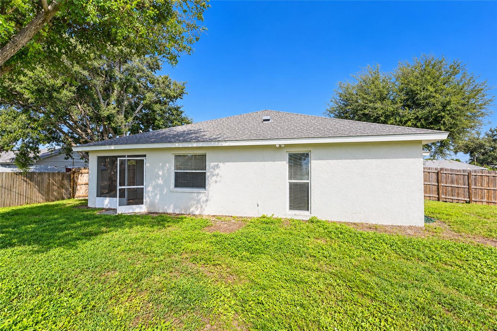 861 POINCIANA RD — photo 27