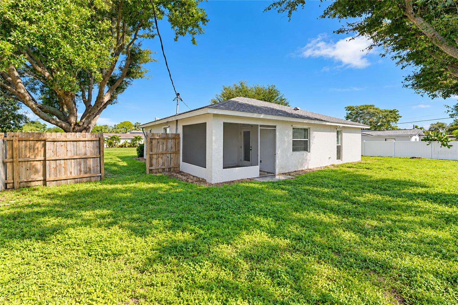 861 POINCIANA RD — photo 29