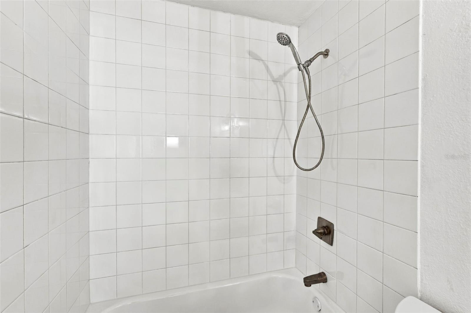 8527 GOLD RIDGE CIR — photo 8