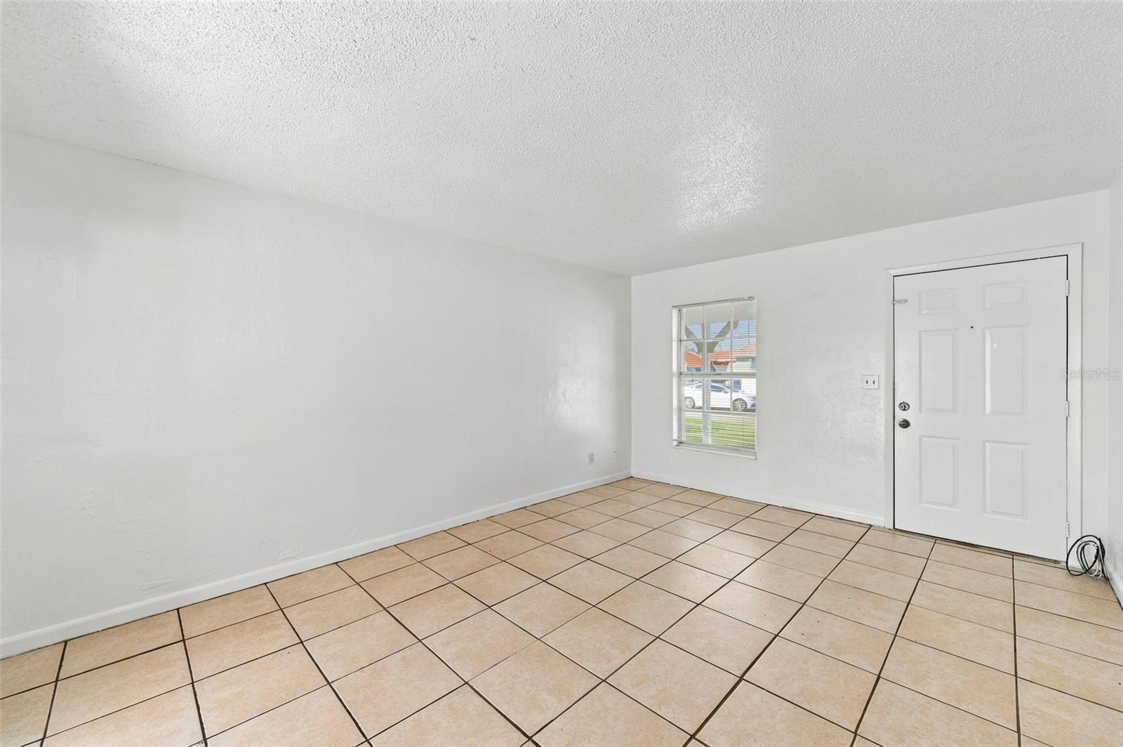 8527 GOLD RIDGE CIR — photo 4