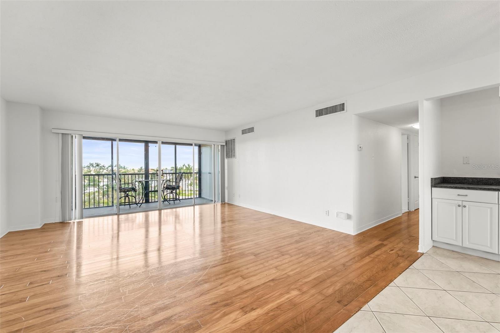 10355 PARADISE BLVD #403 — photo 6