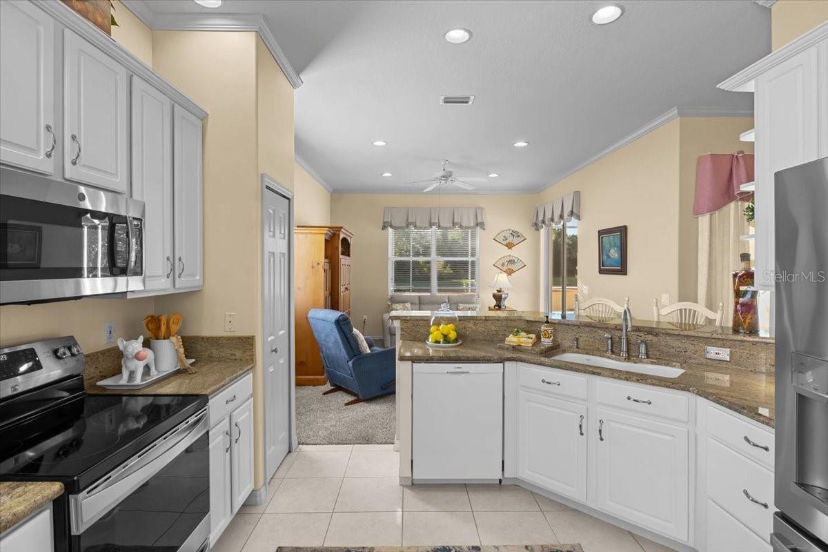 3211 WOODLAND FERN DR — photo 15