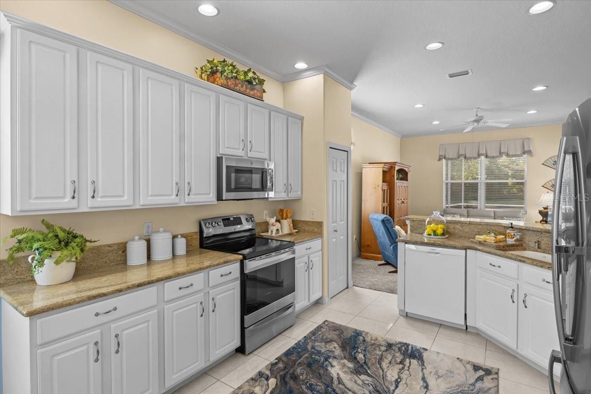 3211 WOODLAND FERN DR — photo 14