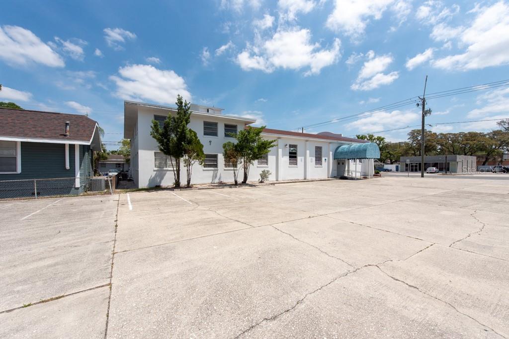 4608 N NEBRASKA AVE — photo 42
