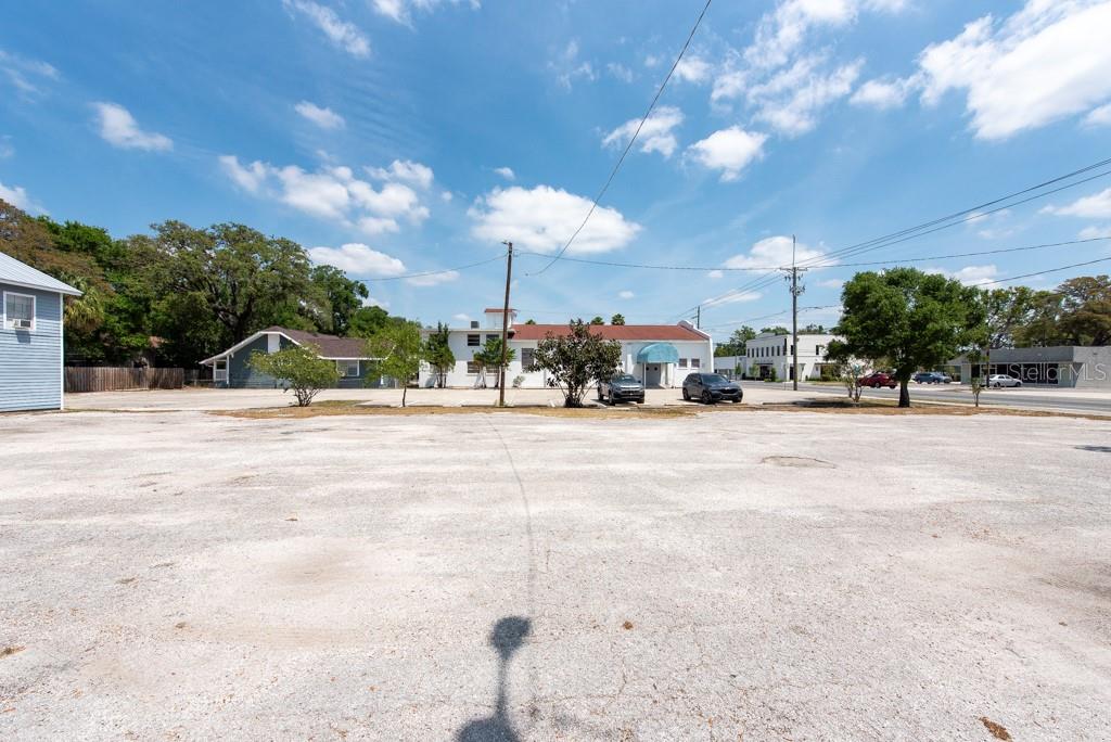 4608 N NEBRASKA AVE — photo 46