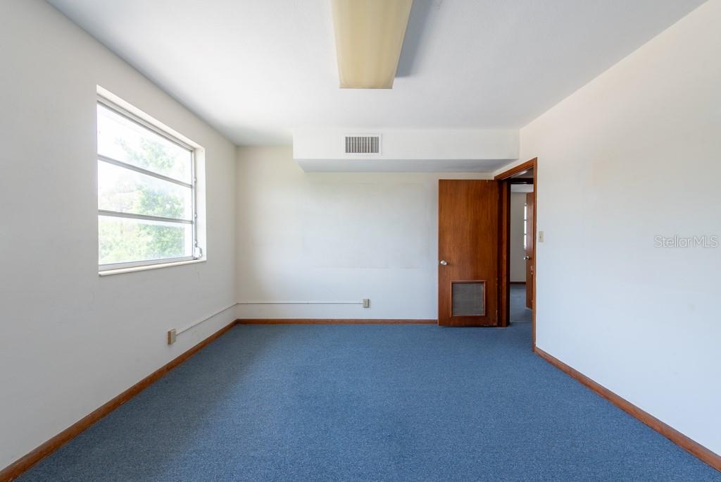 4608 N NEBRASKA AVE — photo 64
