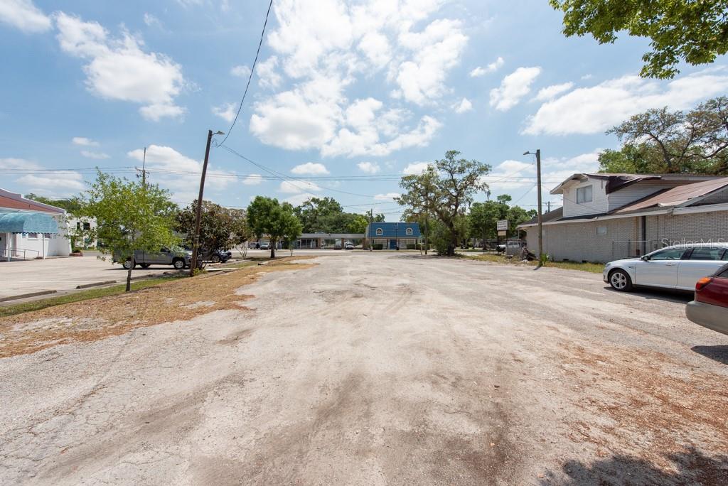4608 N NEBRASKA AVE — photo 45