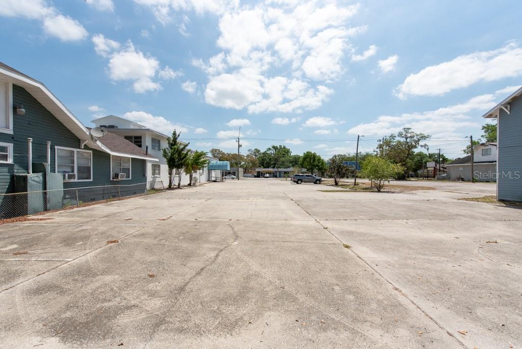 4608 N NEBRASKA AVE — photo 44