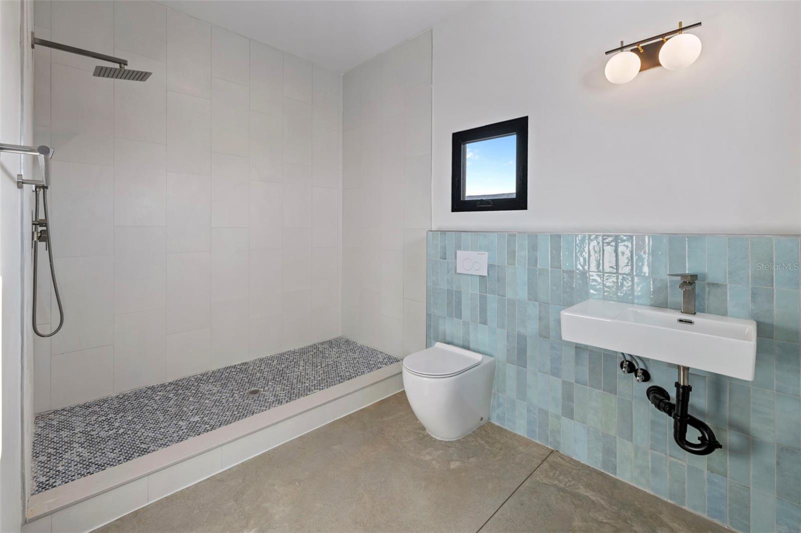 521 BAYWOOD DR S — photo 48