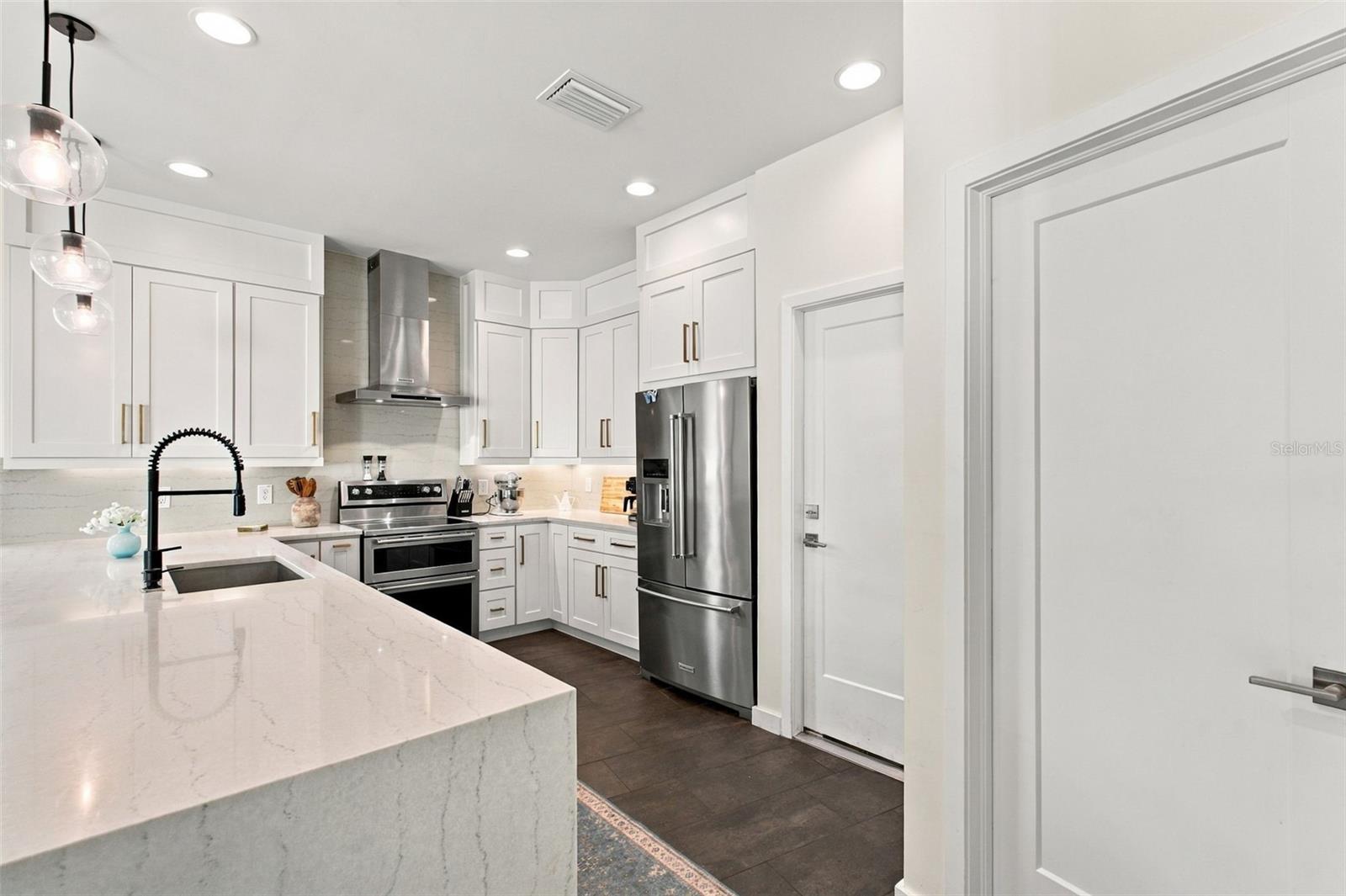 4418 W KENSINGTON AVE — photo 12