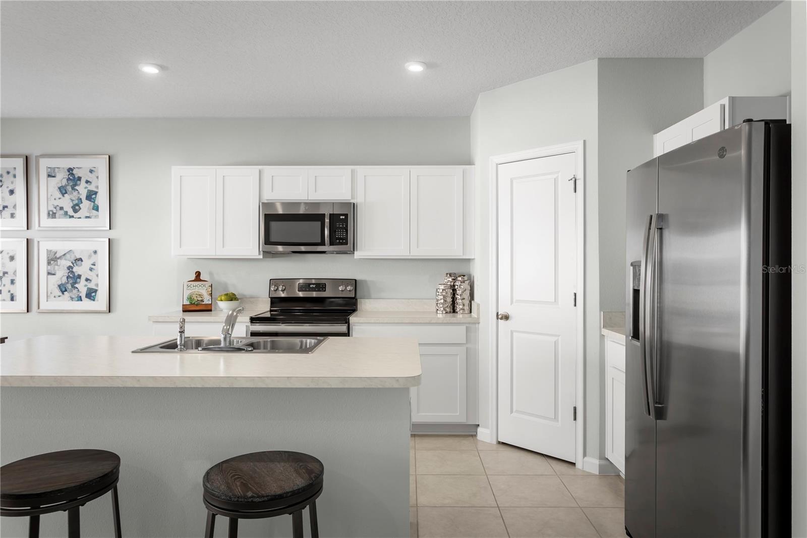 4474 RIDGE CENTER AVE — photo 5
