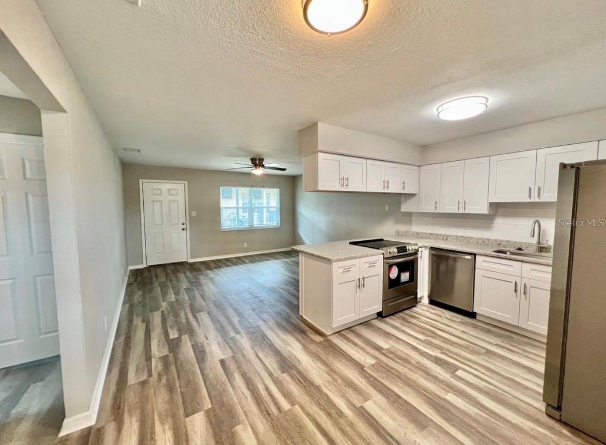 2104 W PALMETTO ST — photo 2
