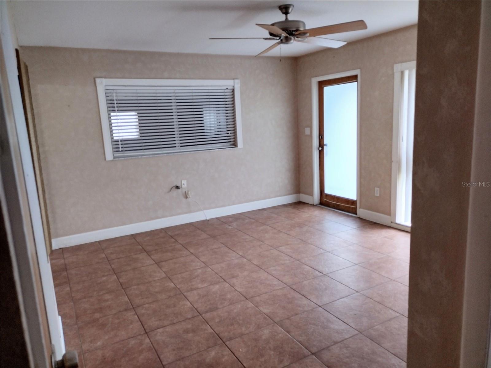 10609 AGATE CT — photo 3