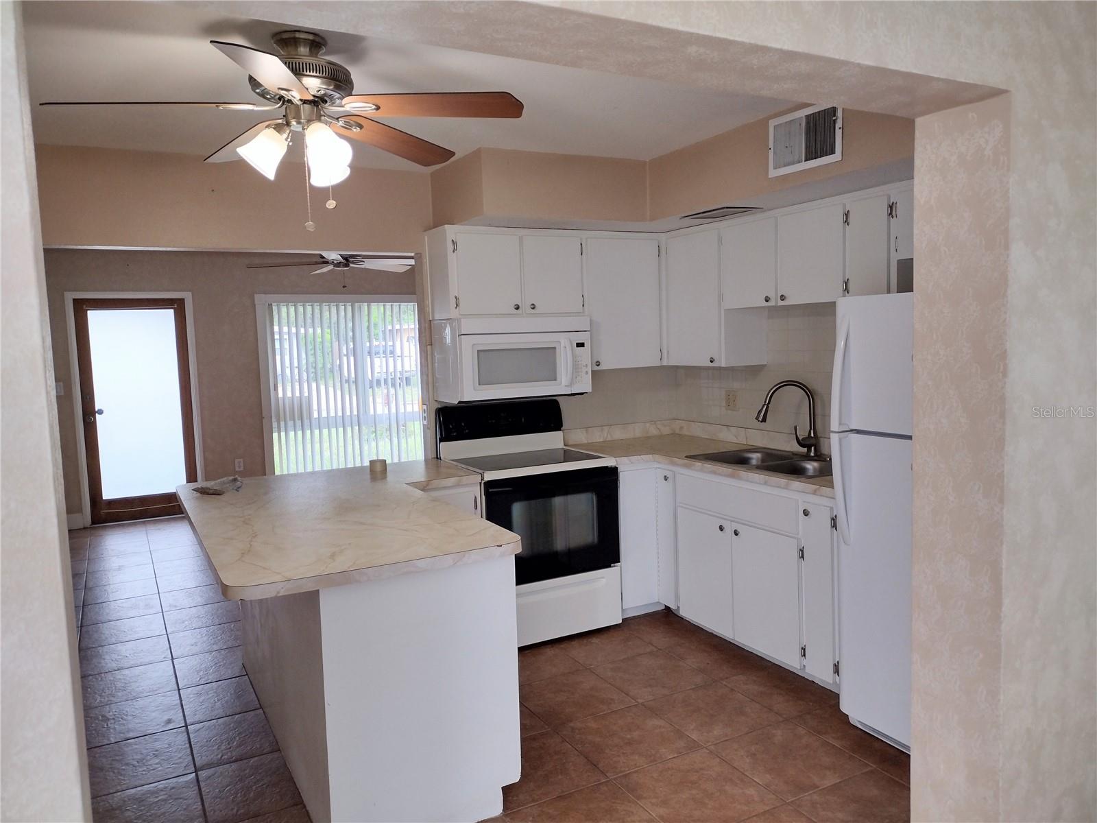 10609 AGATE CT — photo 9