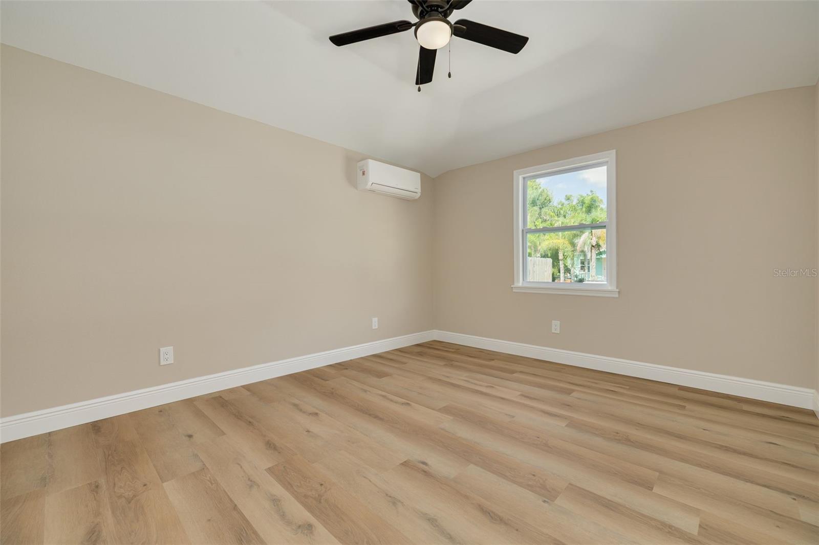 3138 YALE ST N — photo 20