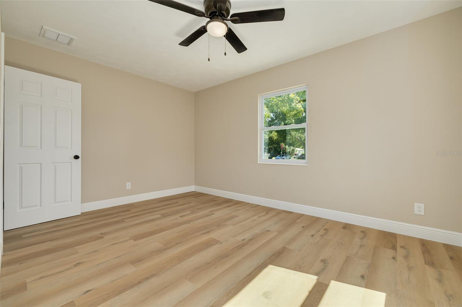 3138 YALE ST N — photo 17