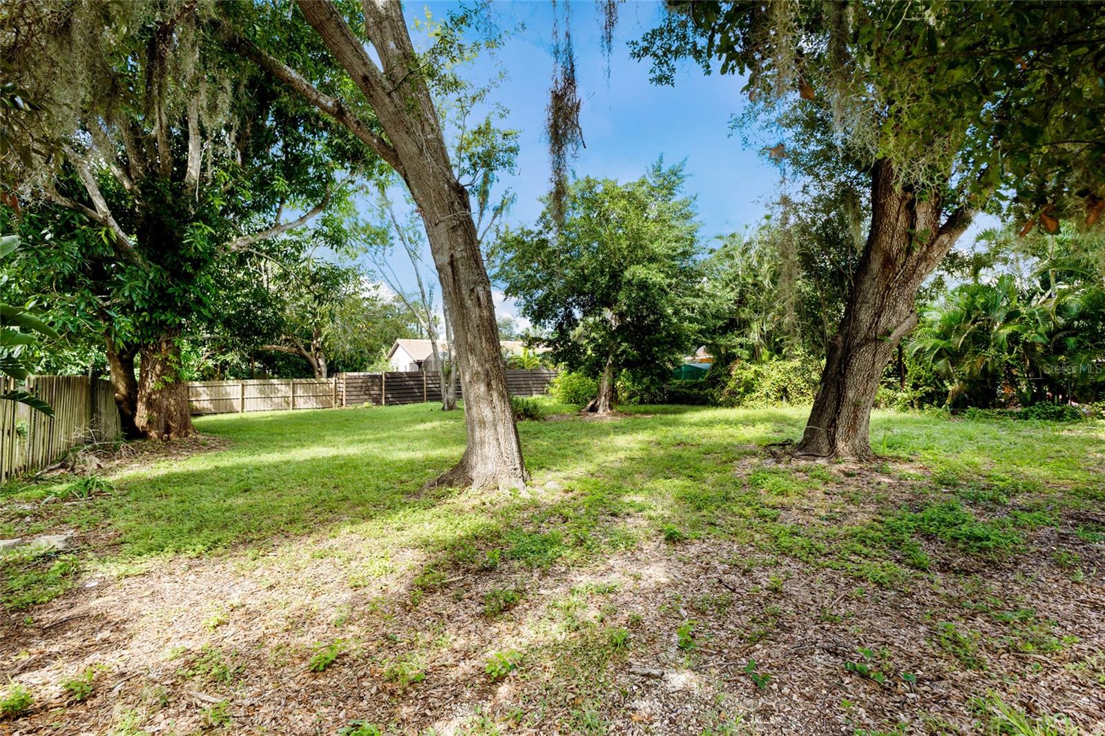 2423 HICKORY AVE — photo 3