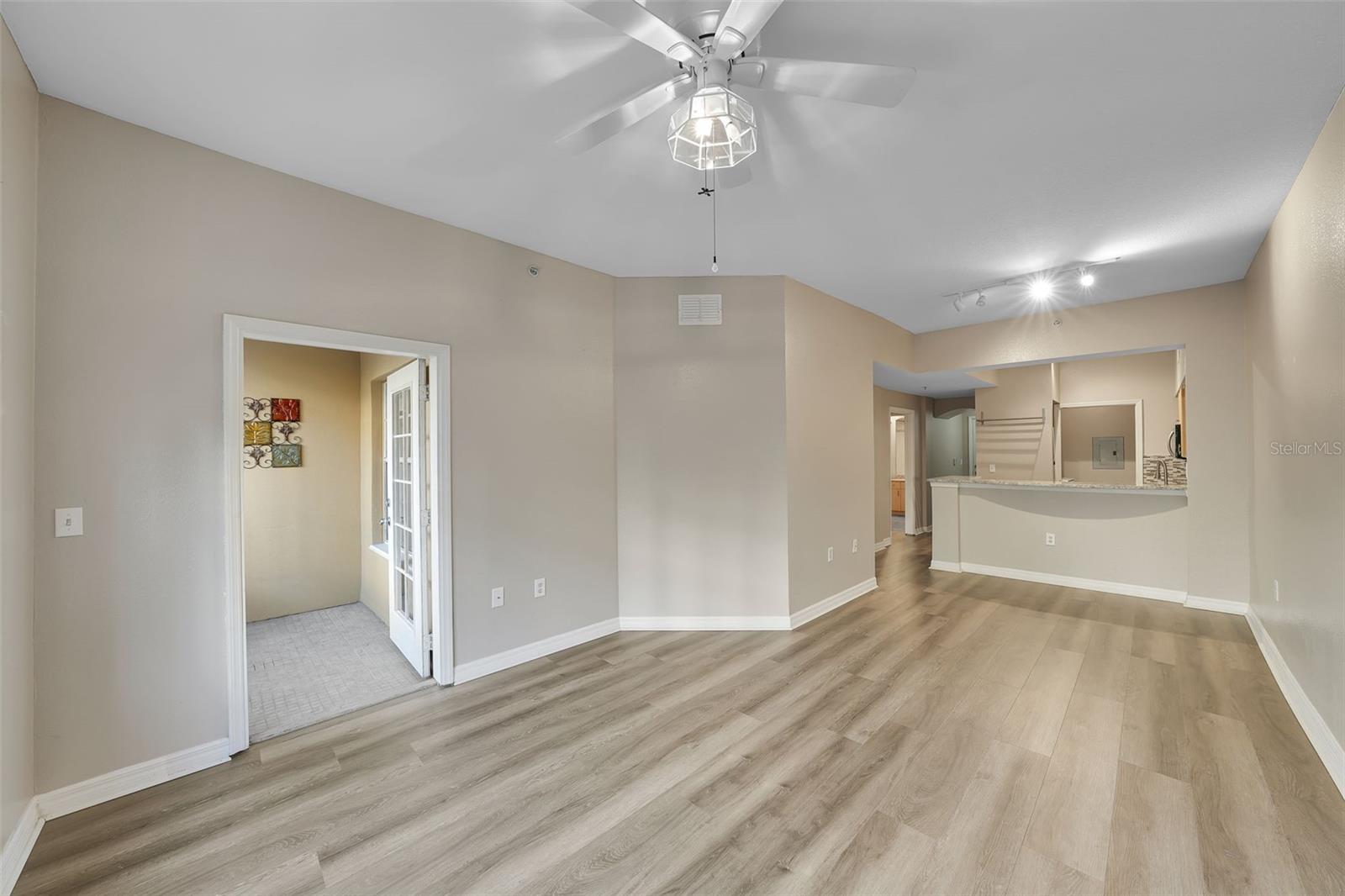 100 4TH AVE S #124 — photo 19