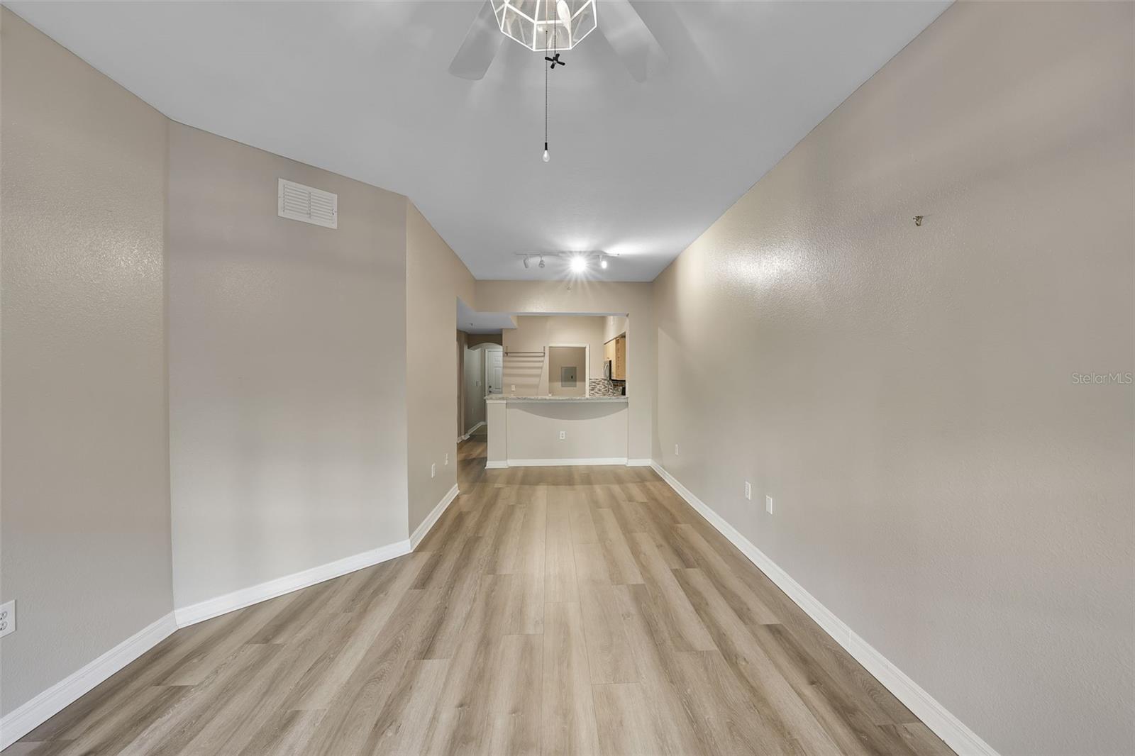 100 4TH AVE S #124 — photo 20