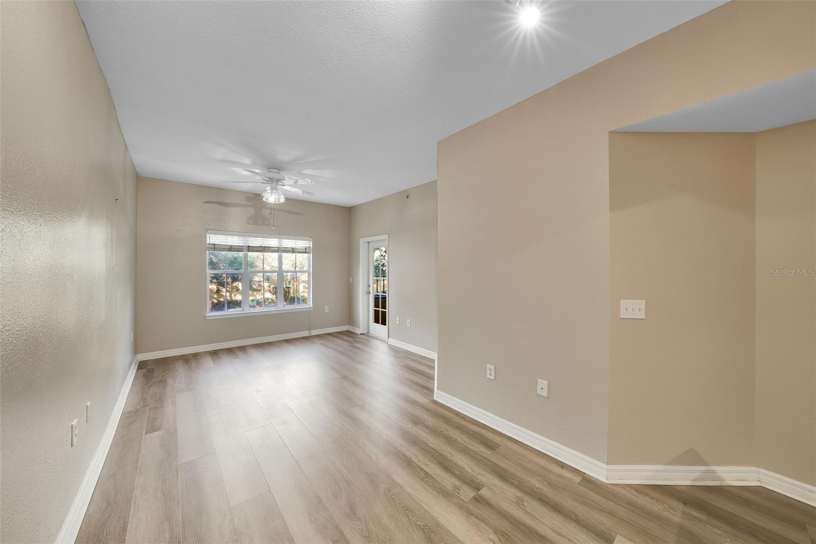 100 4TH AVE S #124 — photo 18