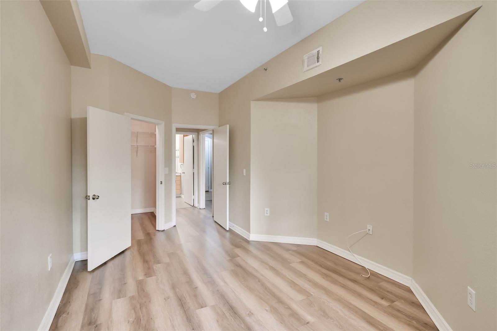 100 4TH AVE S #124 — photo 14