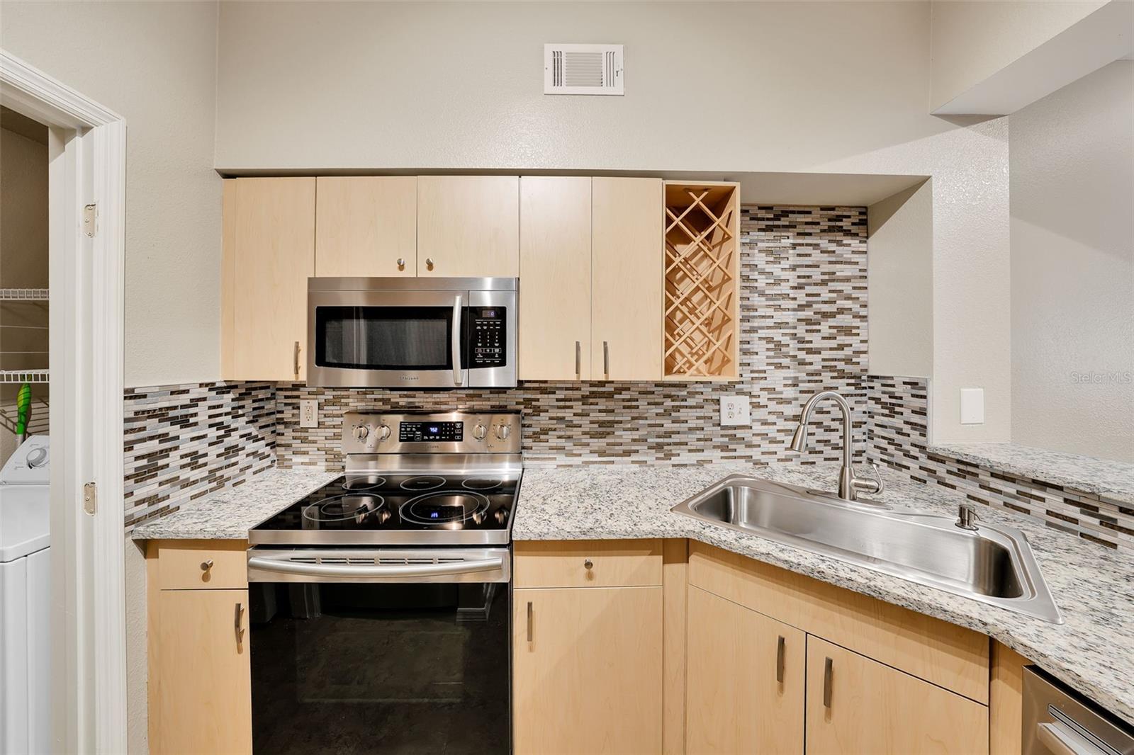 100 4TH AVE S #124 — photo 9