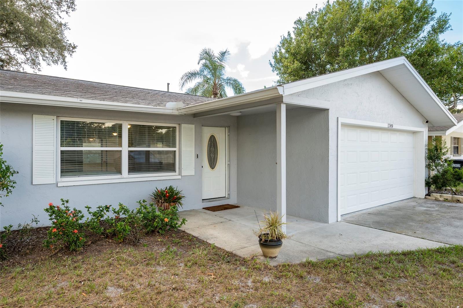 1749 SUNSET POINT RD — photo 5