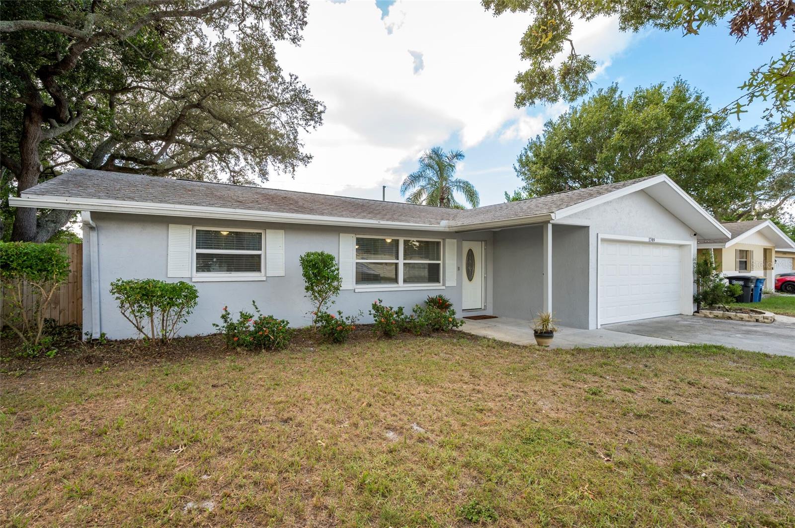 1749 SUNSET POINT RD — photo 4