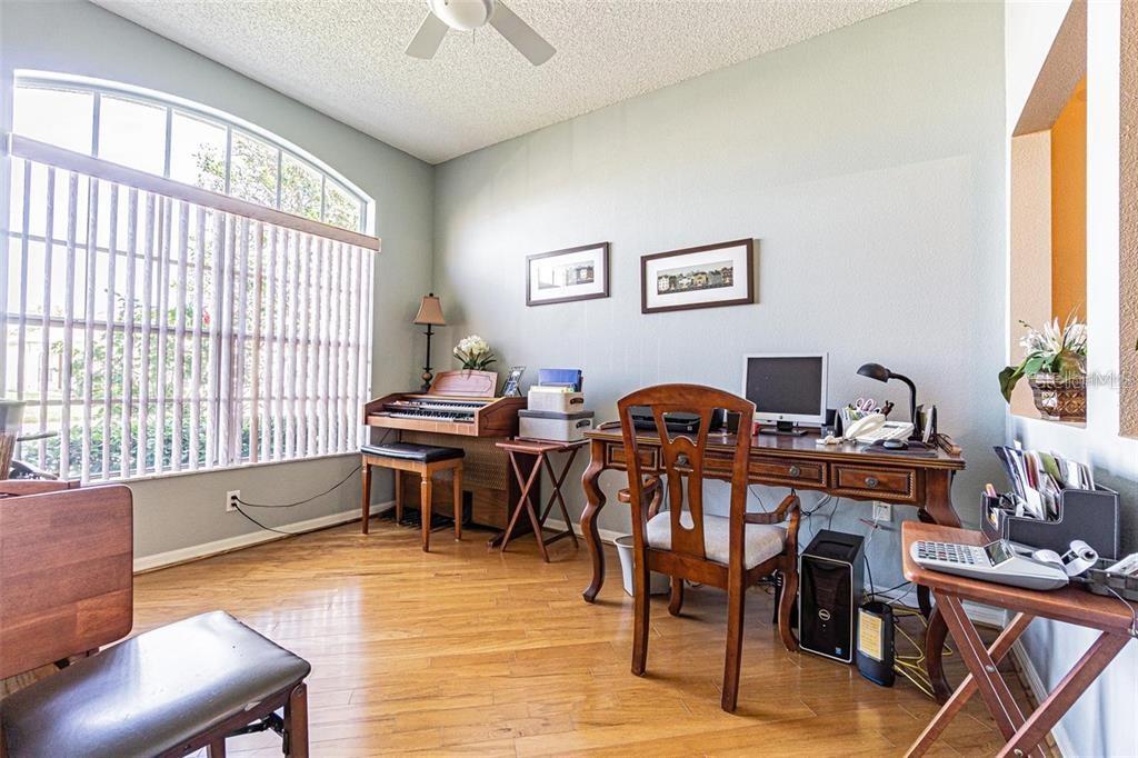 2514 SANDY HILL CT — photo 2