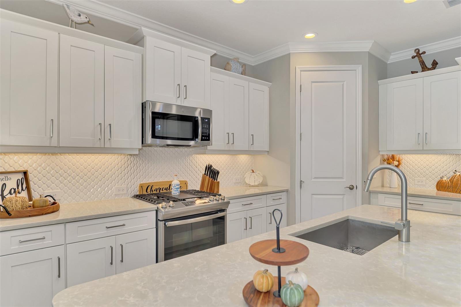 12404 PALATKA DR — photo 23