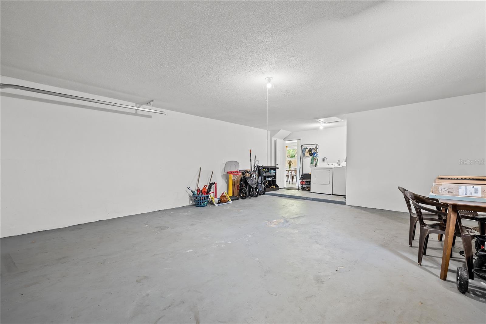 1486 CAROLYN LN — photo 29