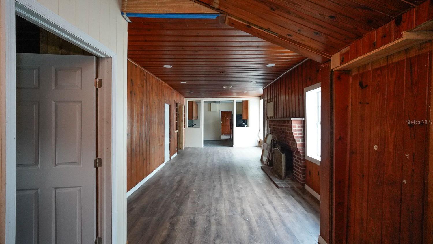 1008 PLAZA ST — photo 7