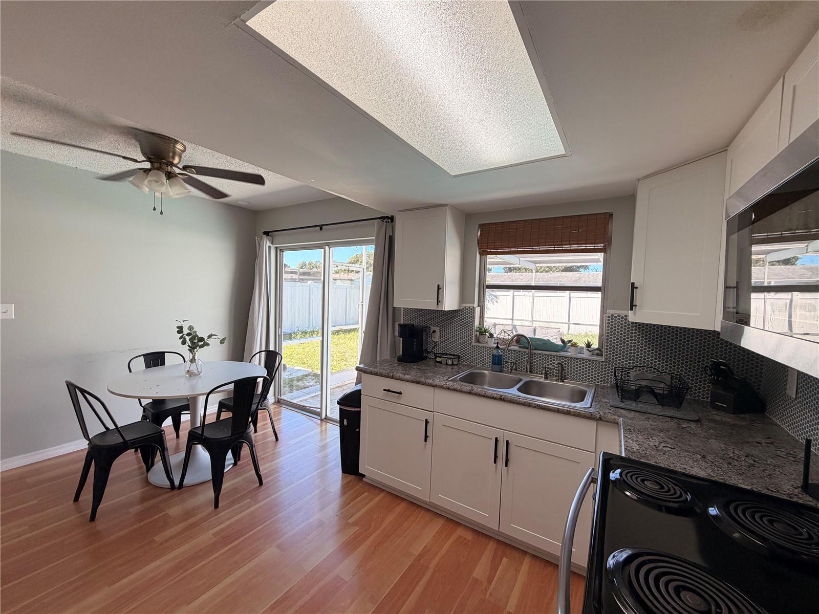 9331 BARRINGTON LN — photo 5