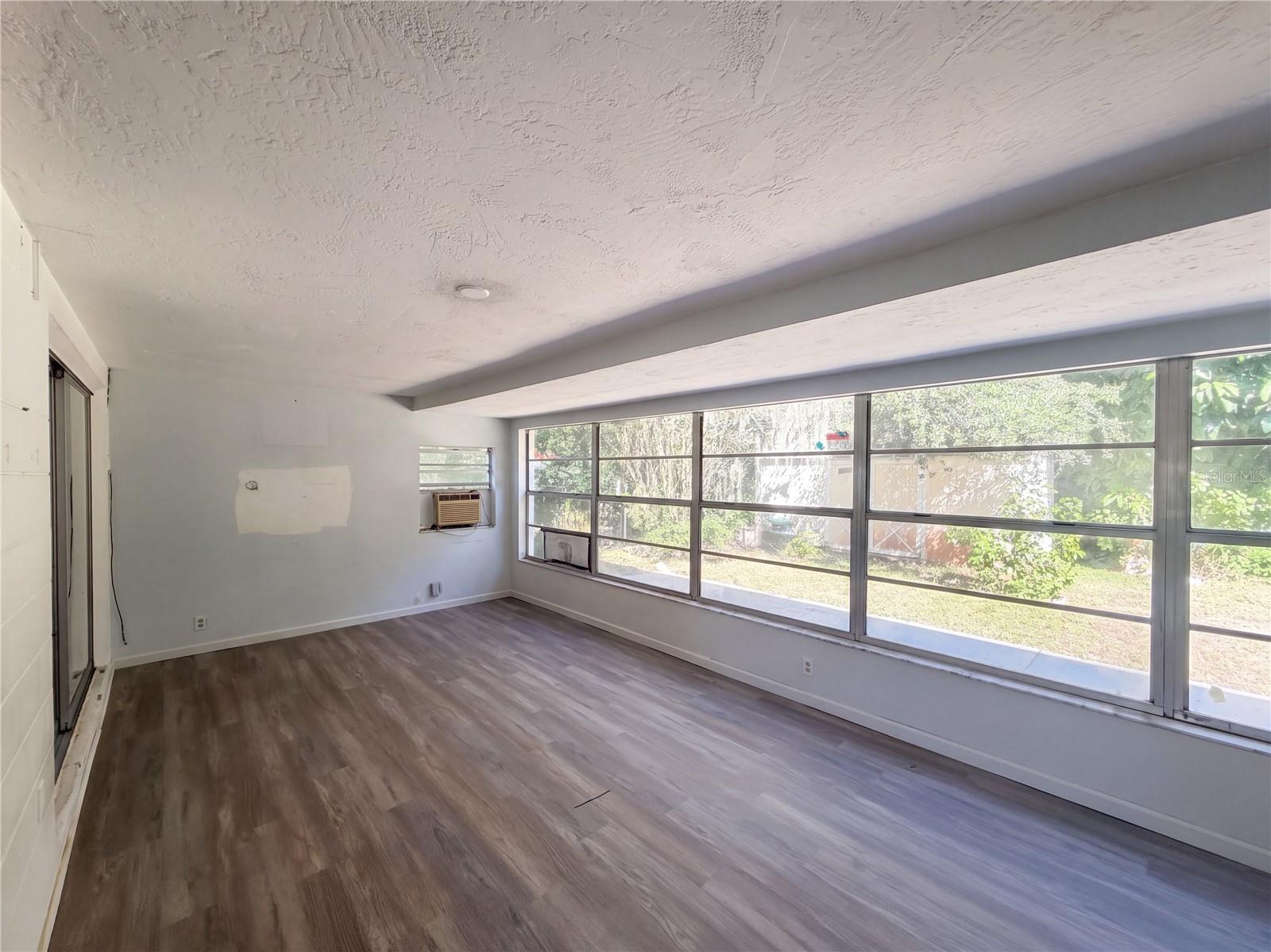 4111 WOODSVILLE DR — photo 19