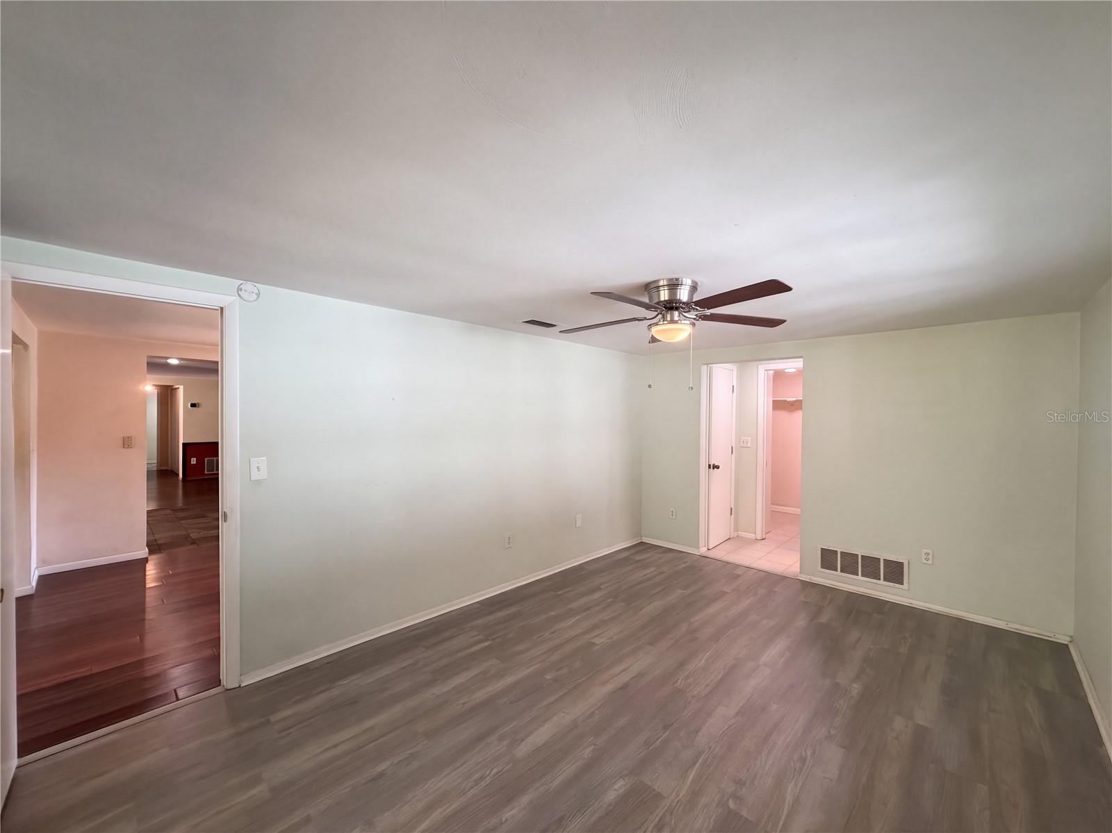 4111 WOODSVILLE DR — photo 12