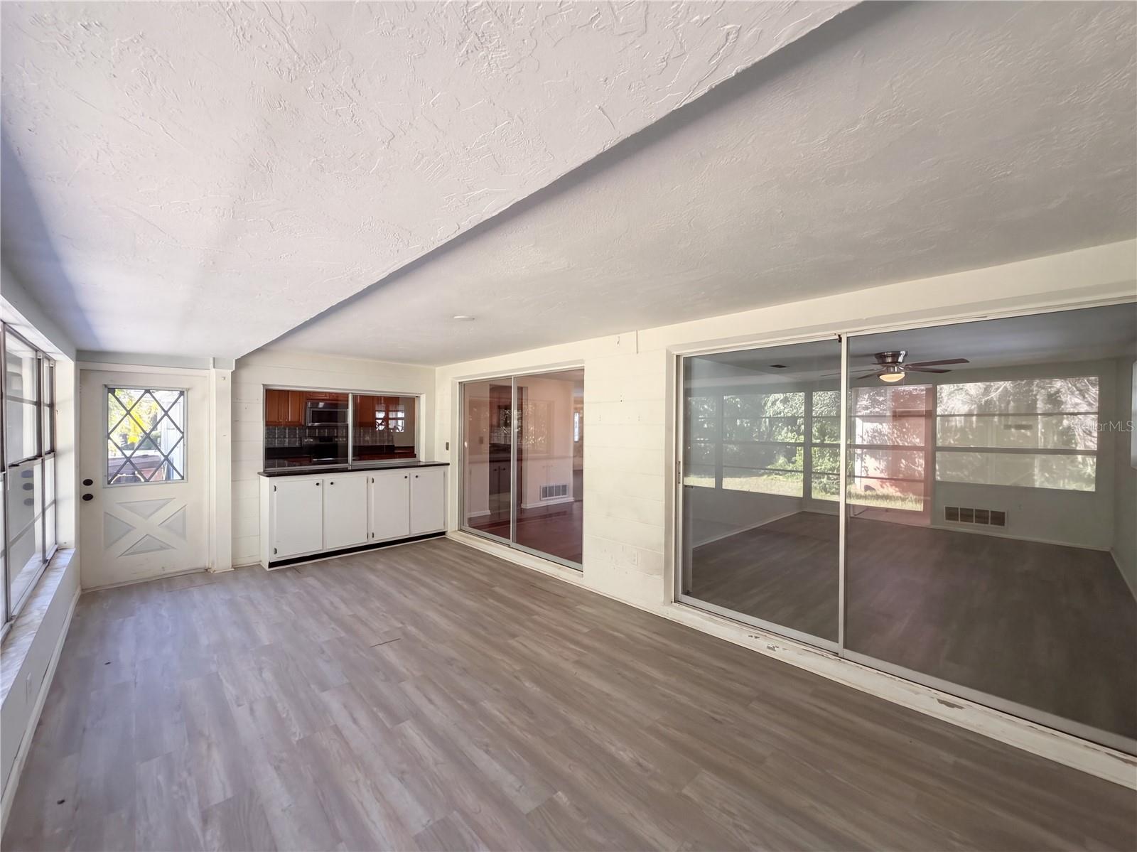 4111 WOODSVILLE DR — photo 20