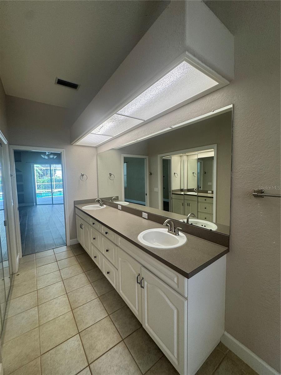 Home in VALRICO — photo 23