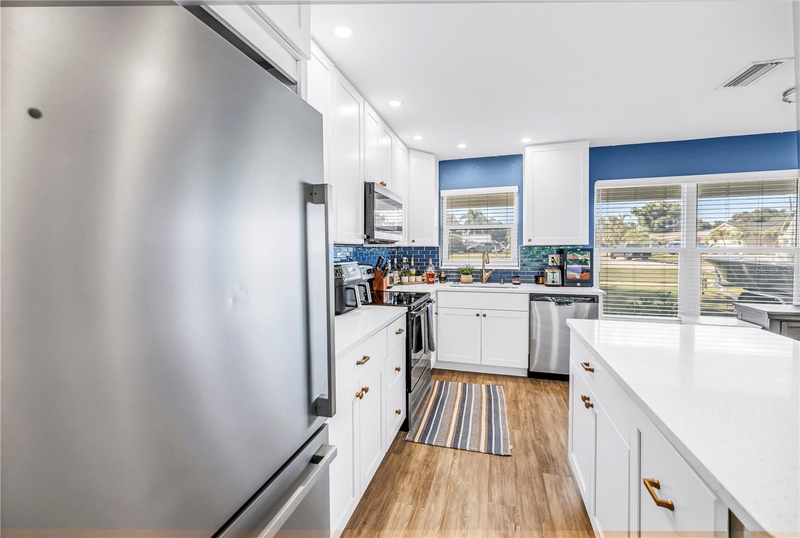 8001 RIDGE RD — photo 15
