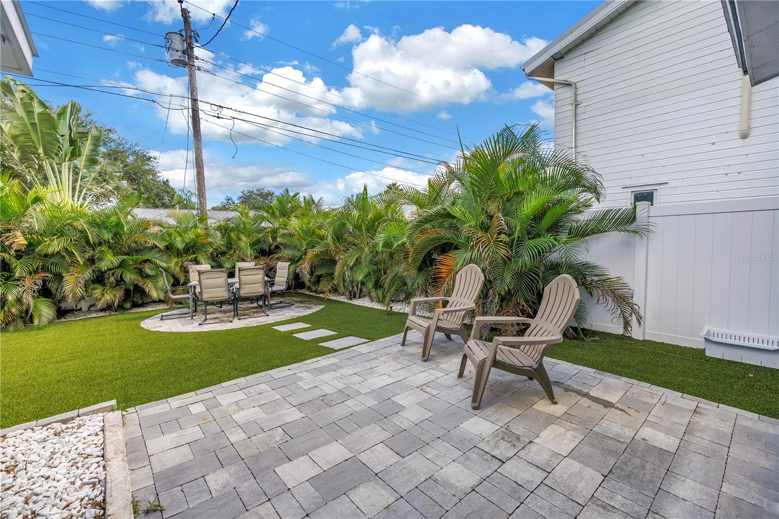 8001 RIDGE RD — photo 27