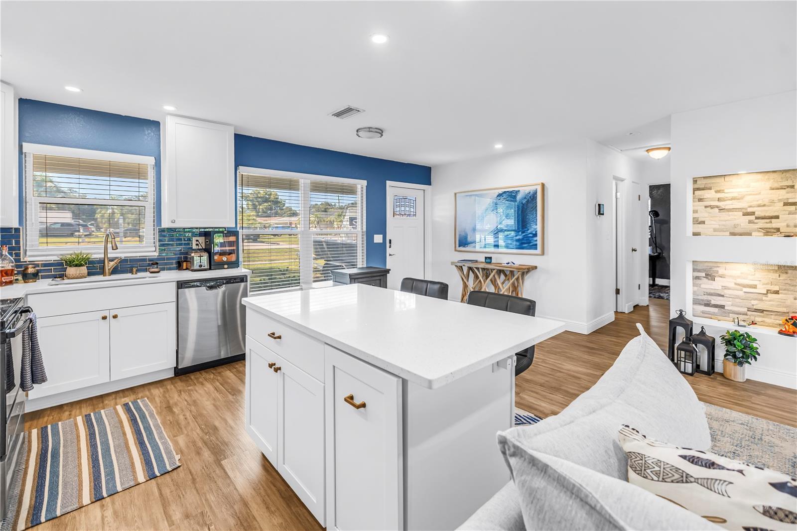 8001 RIDGE RD — photo 14