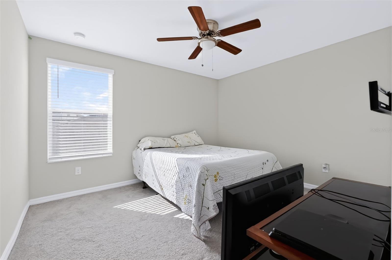 1711 BROAD WINGED HAWK DR — photo 31