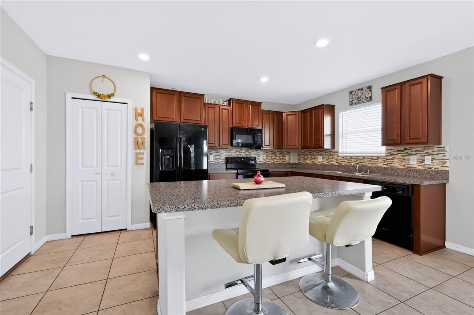 1711 BROAD WINGED HAWK DR — photo 17