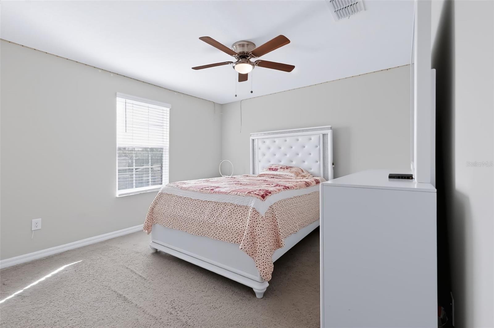 1711 BROAD WINGED HAWK DR — photo 36