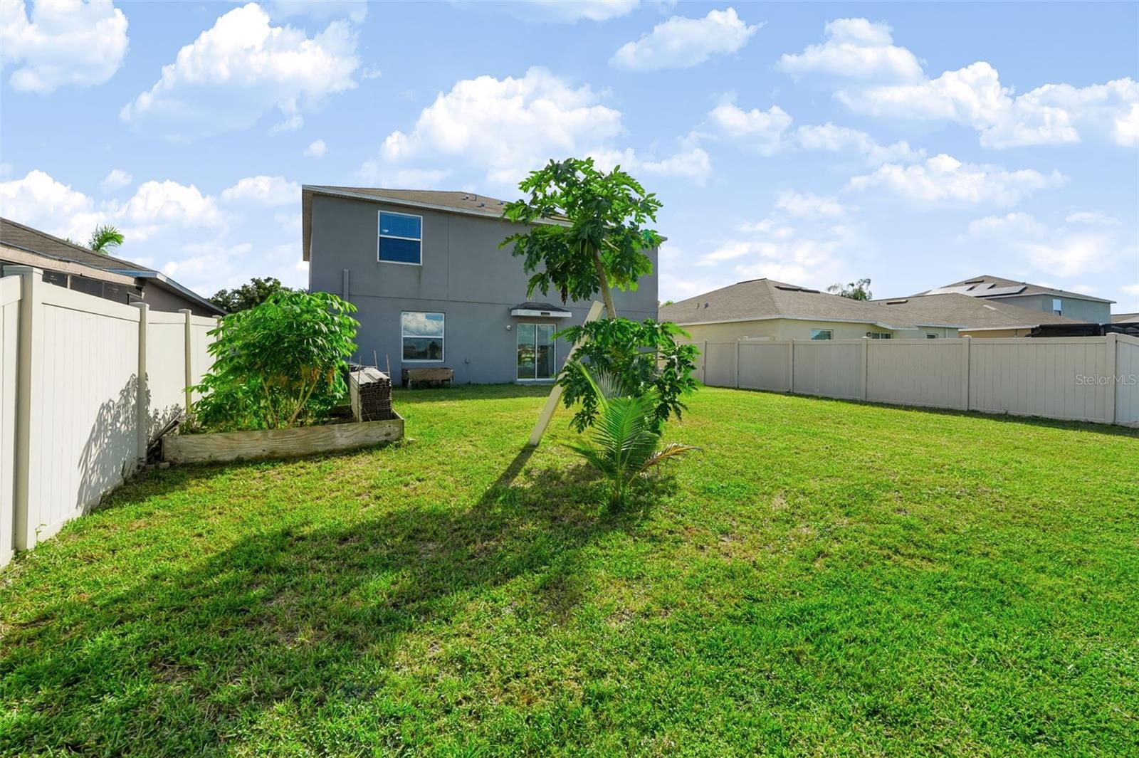 1711 BROAD WINGED HAWK DR — photo 47