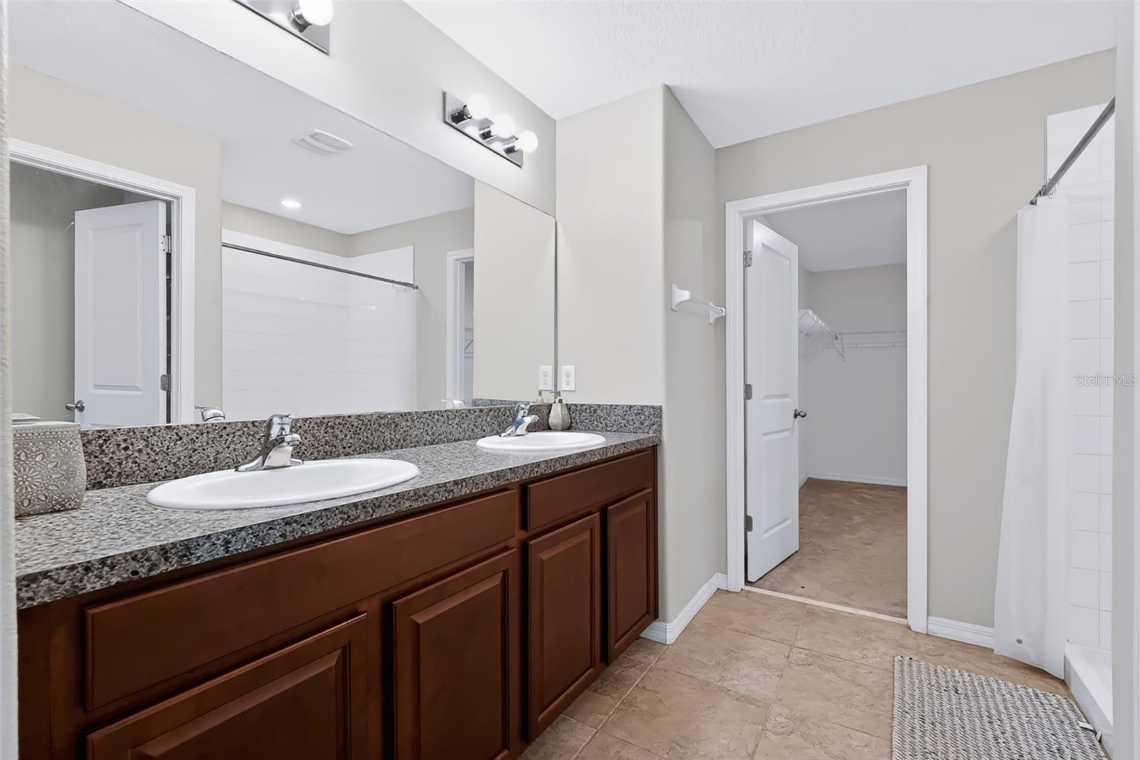 1711 BROAD WINGED HAWK DR — photo 40