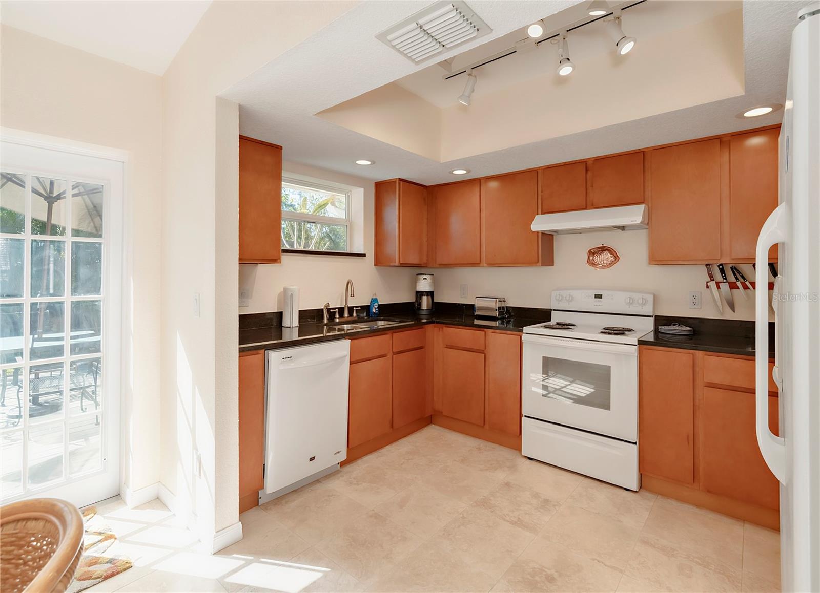1848 N WASHINGTON AVE #B — photo 12
