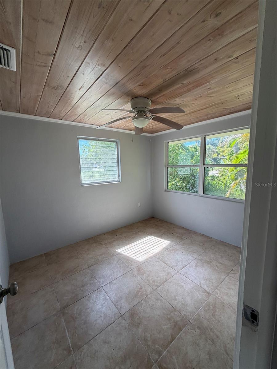 25 WARREN AVE — photo 13