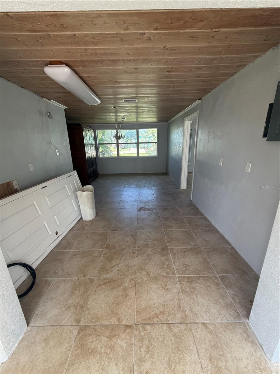 25 WARREN AVE — photo 9