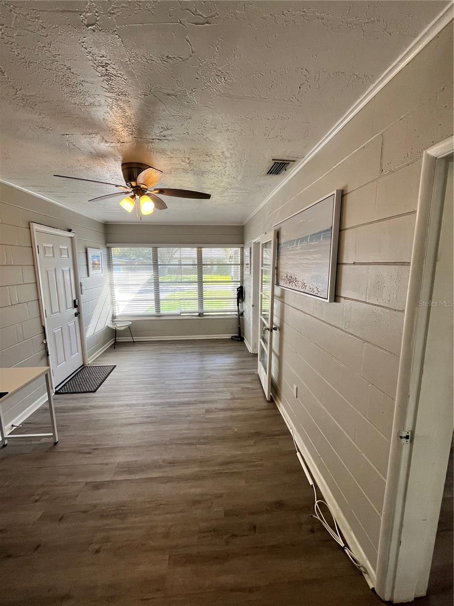 2040 YALE AVE — photo 8